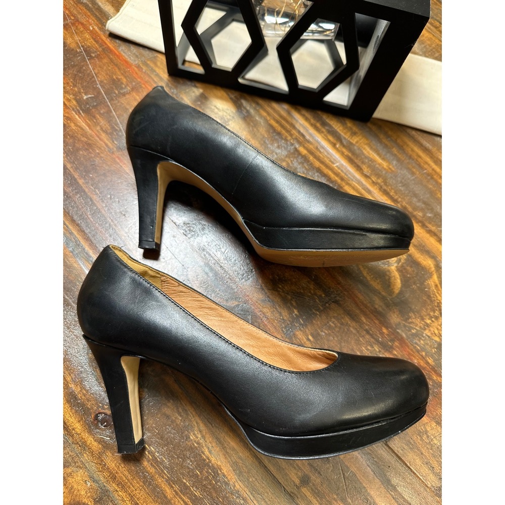 Clarks Artisan Women 9 Black Leather Platform Pumps Round Toe Heels 26101627 - Picture 9 of 11